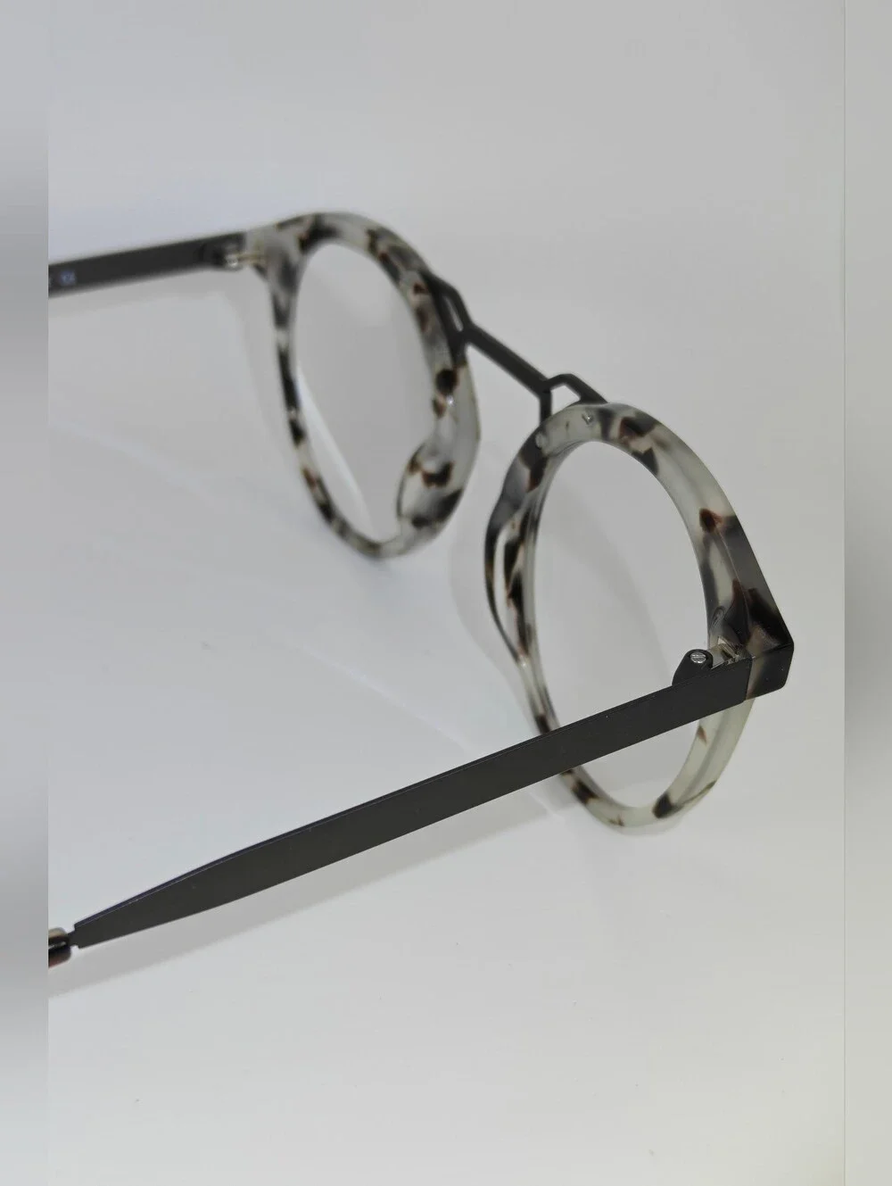 Trekker. Round Tortoiseshell Metal-Bridge Eyeglasses - Gray/Black
